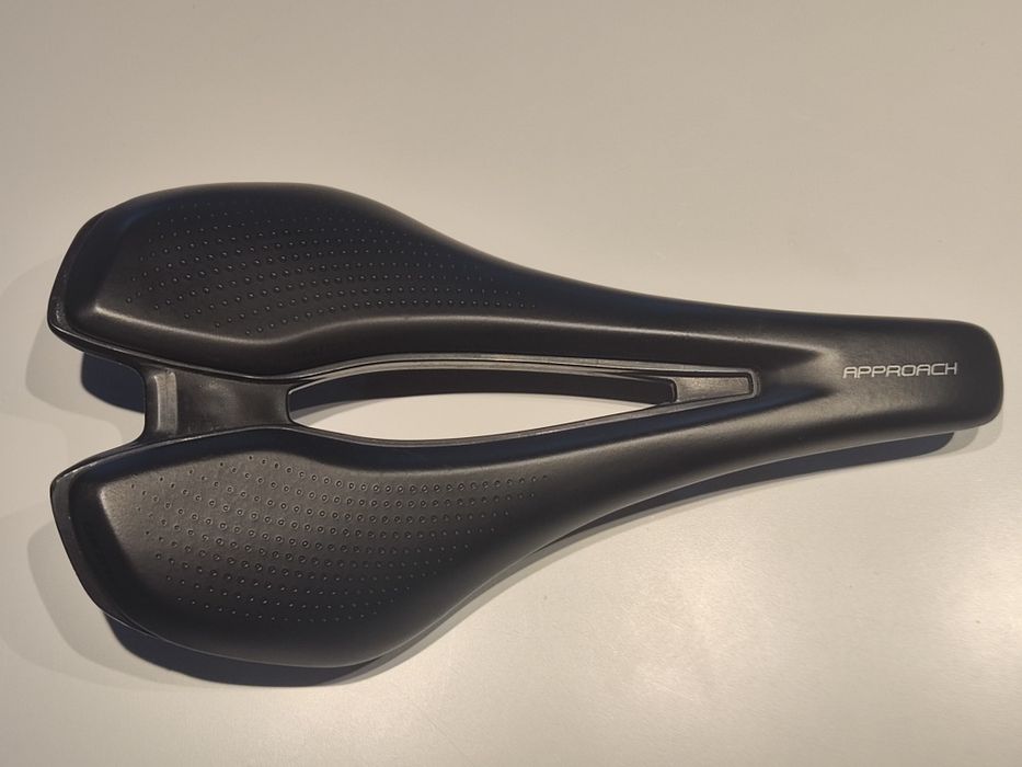 Siodełko rowerowe Giant Approach 145mm  gravel szosa MTB