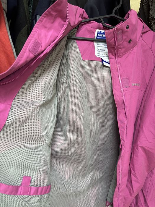 Жіноча куртка Trespass gore-tex