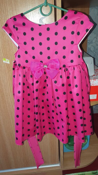 Красивое нарядное платье, сукня