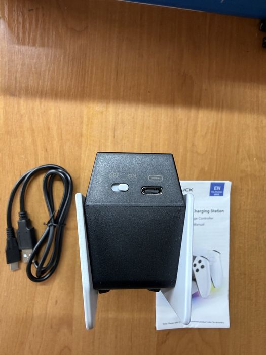 Зарядна станція TOKLUCK для геймпадів PS5 / Edge Controller (Нова)