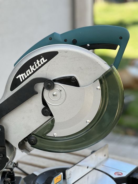 Piła ukośnica Makita MLS100N