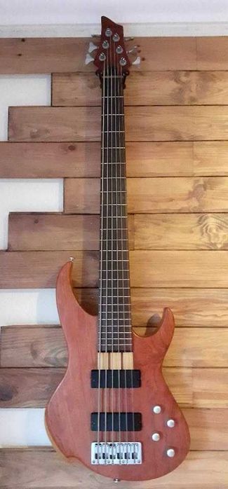 Baixo Brice Bass Defiant 6 Cordas + Case | Excelente Estado - *PREÇO FIXO*