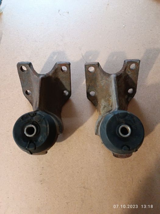 Кронштейни передньої опори двигуна Газ