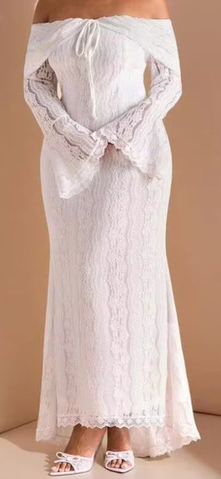 Vestido comprido em renda