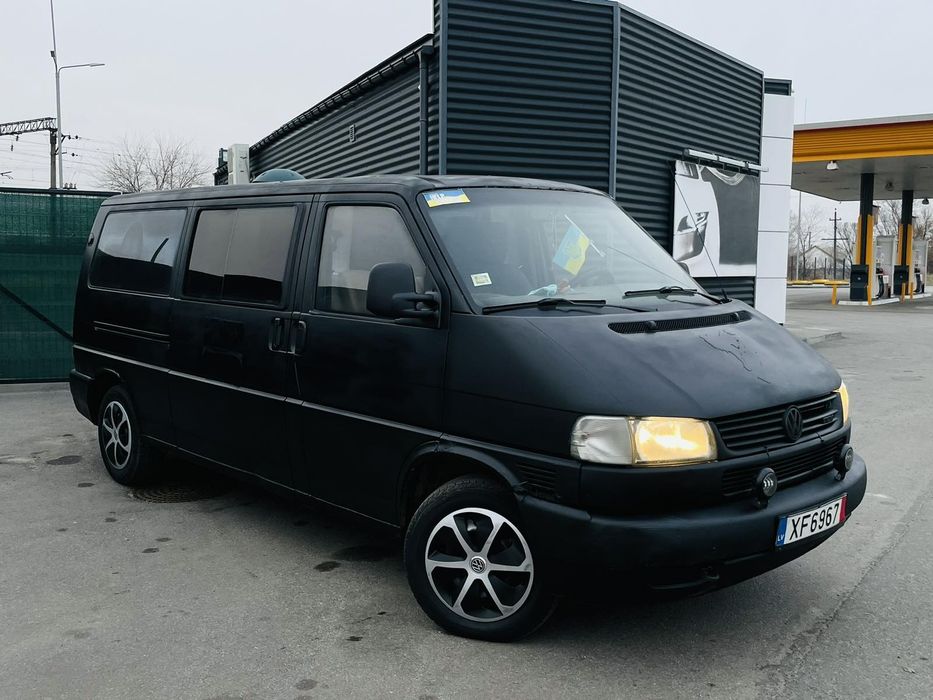 Продам автомобіль Т чёрный 2,4 дизель