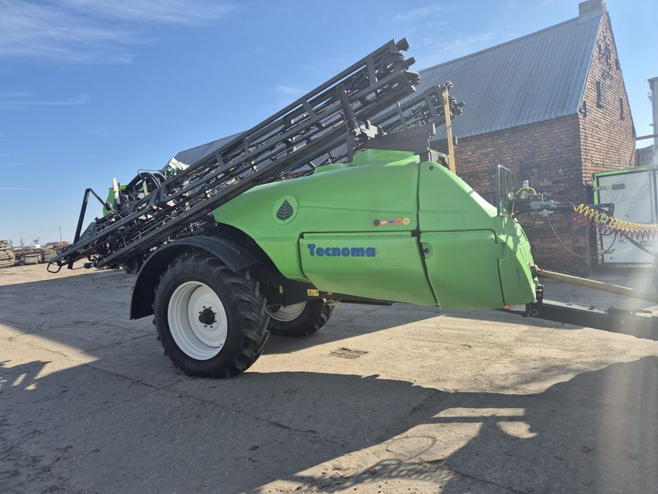 Opryskiwacz Tecnoma tecnis 3500 litrów 24 metry