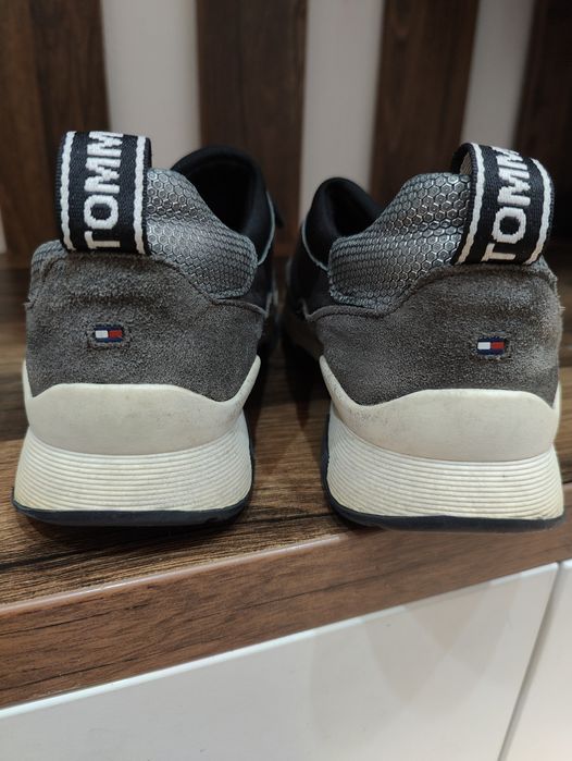 Жіночі кросівки Tommy Hilfiger 37