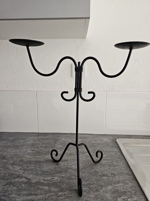 Castiçal grande em ferro, cor preto