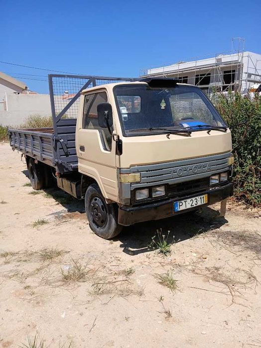 Toyota Tri Basculante