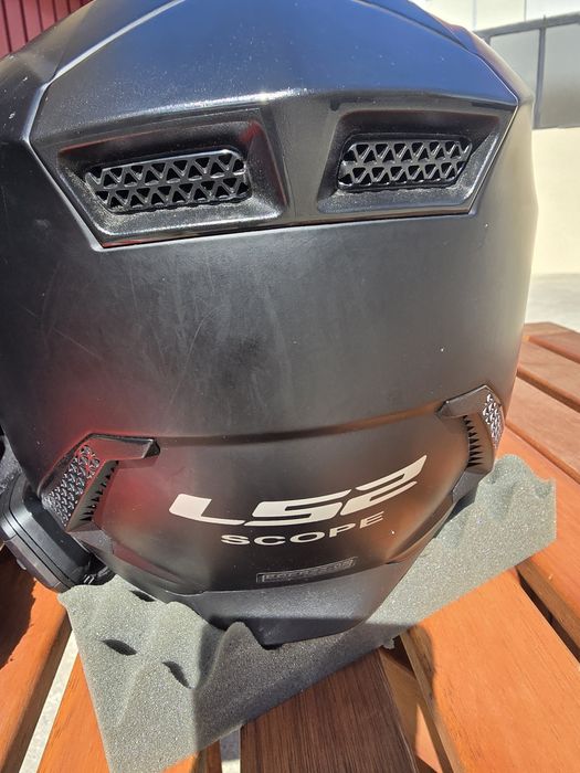 Capacete modelar LS2  usado tamanho M, com Intercomunicador  Freecom 1+