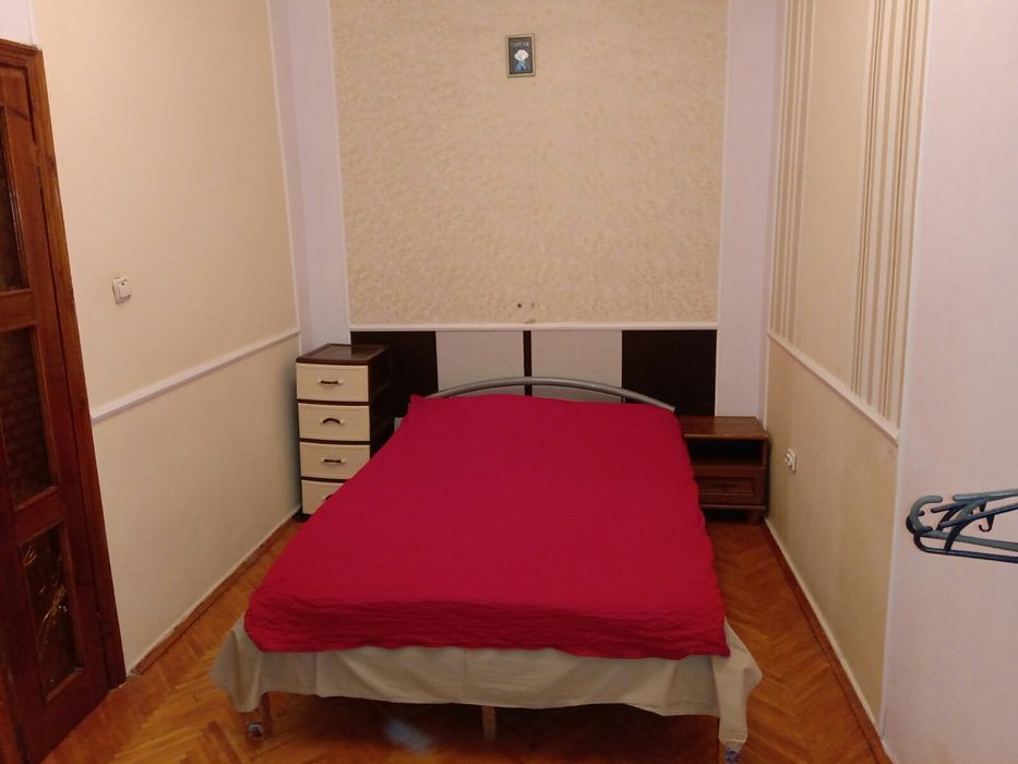 2х кім. кв. пр. Чорновола ( центр, Оперний театр, площа Ринок )