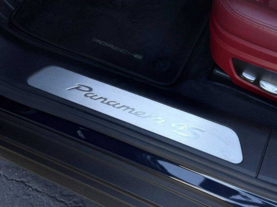 Porsche Panamera 4S      2018