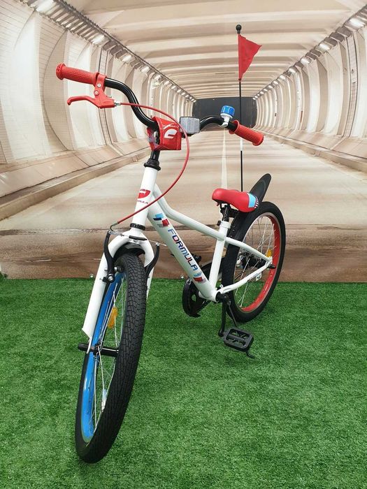 Rowerek dziecięcy Formula koło 20" BIAŁY z chorągiewką i dzwonkiem