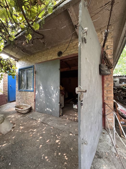 Продаж півбудинку з окремим  подвір'ям . м. Кропивницький  Лелеківка