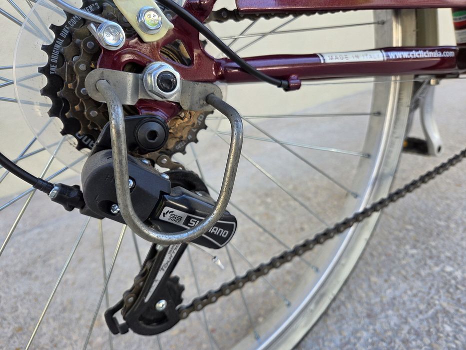 Bicicleta Cinzia Kilt clássica com pouco uso