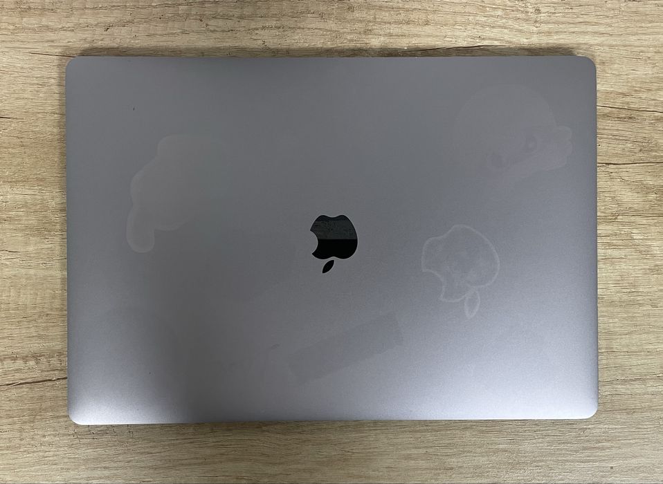 MacBook 15 Pro A1990 i7 SSD 256 озп 16