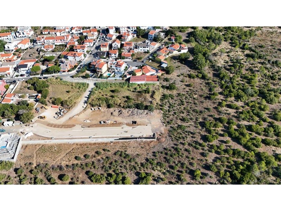 Fantástico Terreno Urbano para Venda no Zambujeiro em Alcabideche