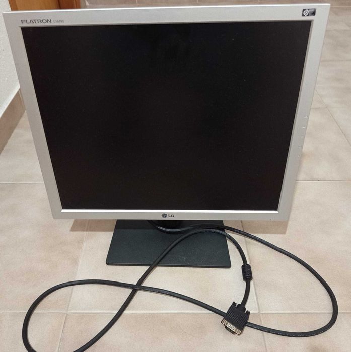 Monitor LG de PC muito bom estado