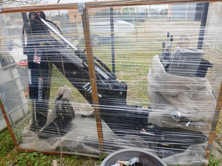 MINI-ESCAVADORA PARA TRATOR