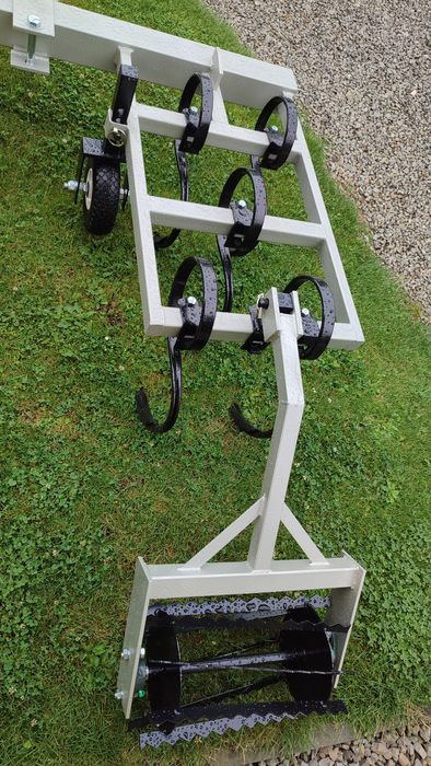 Kultywator sadowniczy podkoronowy dąb