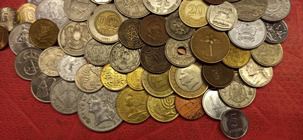 Набор 110шт монет світу без повторів, без Росії та СССР.