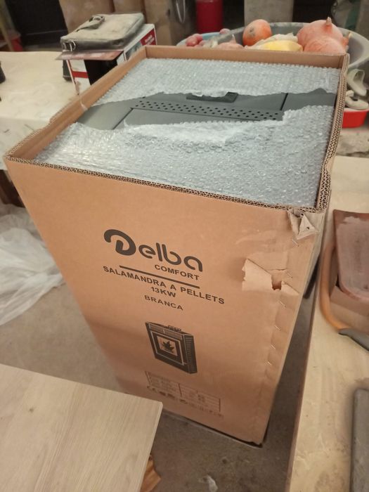 Delba Comfort DB-686B — Salamandra a pellets branca de 13 kW
