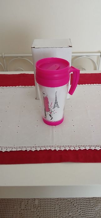 Copo de plástico com tampa, novo