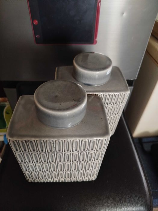 frasco de cerâmica de estilo mid-century
