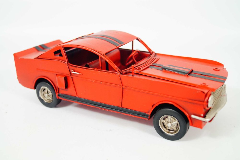 Metalowy pojazd samochód czerwony retro vintage model