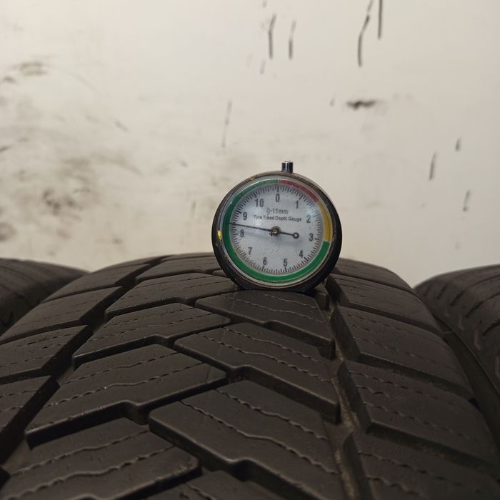 215/70R15C Bridgestone Duravis All Season