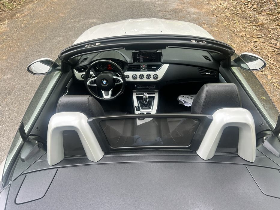 BMW Z4  caixa automatica 8 velocidades