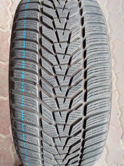Opona zimowa 235/50r17 HANKOOK 2021r 7mm