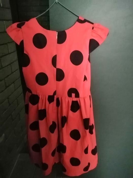 Sukienka roz 140
