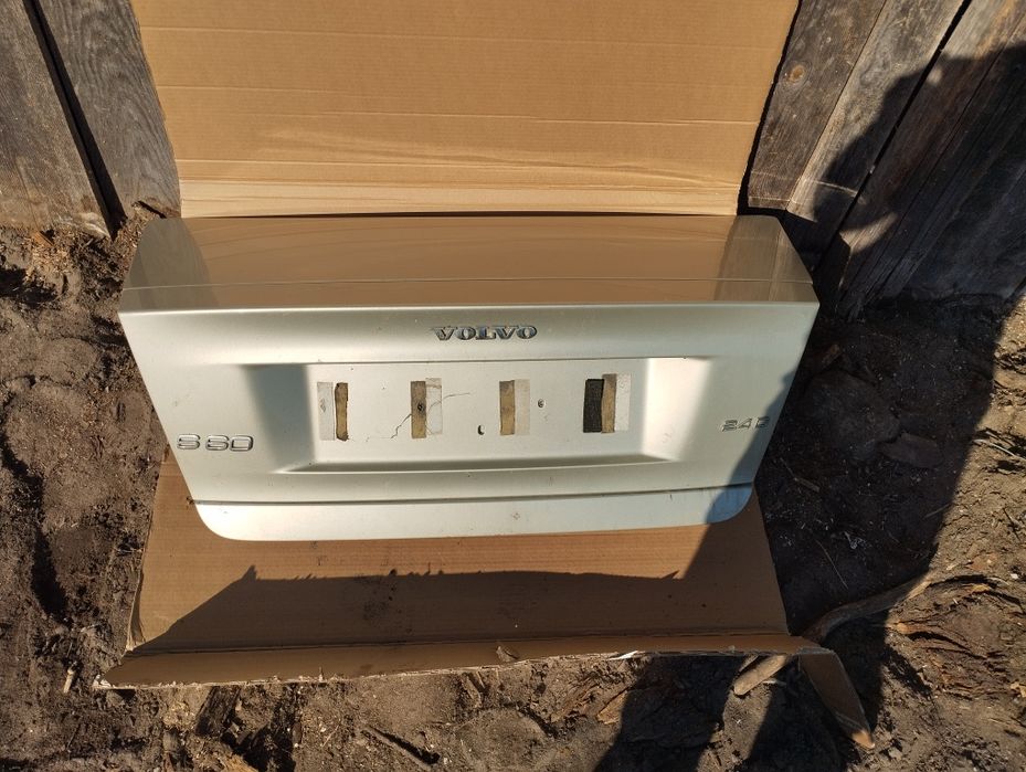 Sprzedam dziw lewy przód i lewy tył błotnik tylnom klape do Volvo S60