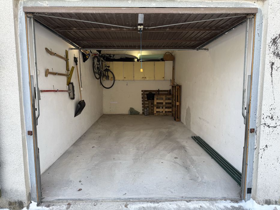 Rezerwacja:Sprzedam garaż BEZCZYNSZOWY z PRĄDEM, z KW Łódź Bałuty Doły