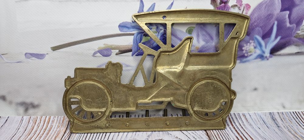 Бронзова ключниця