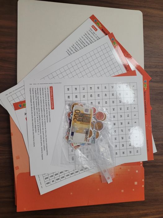 Manuais Top 2 Matemática,  Português e Estudo do Meio 2° ano