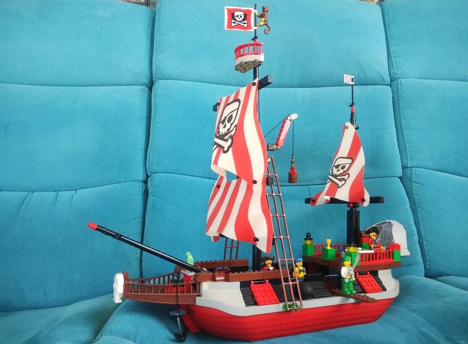 LEGO 7075 Pirates - Statek piracki Kapitana Czerwonobrodego, piraci