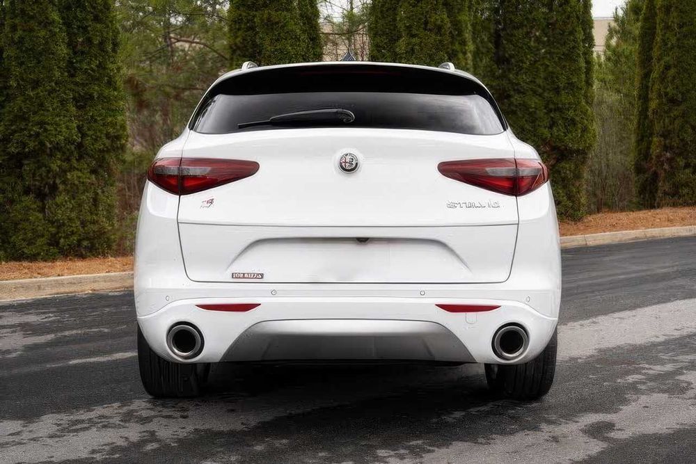 Alfa Romeo Stelvio Veloce      2022