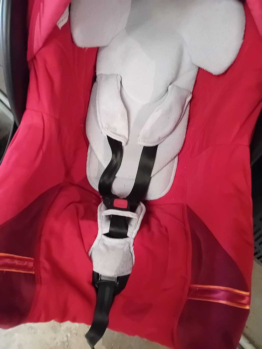 Ovo Bébé Confort Creatis vermelho + base Isofix