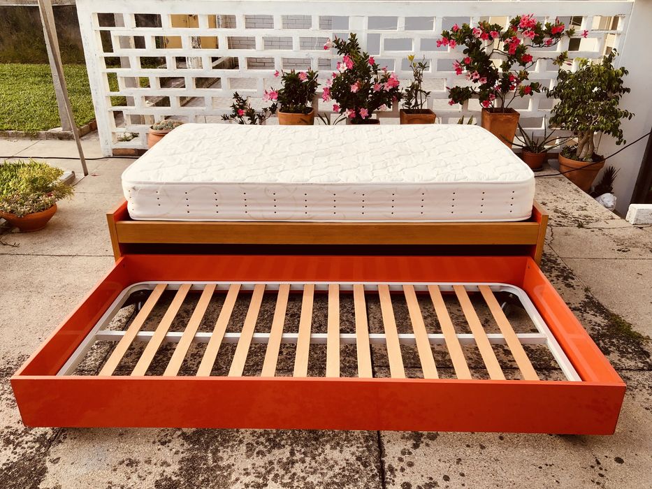 Cama Casal + Cama Solteiro em Gaveta Inferior e 2 colchões