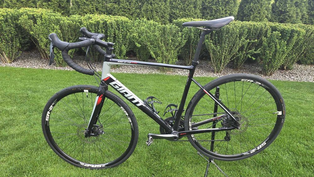 Rower szosowy Giant Defy 2