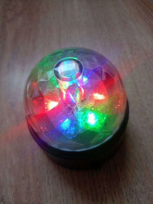 Mała kula disco na baterie