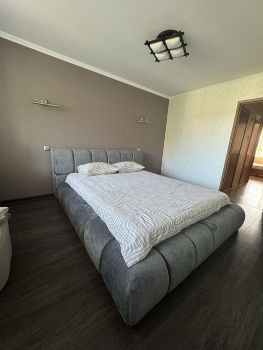 Здається простора та свіженька трьокімнатна квартира!