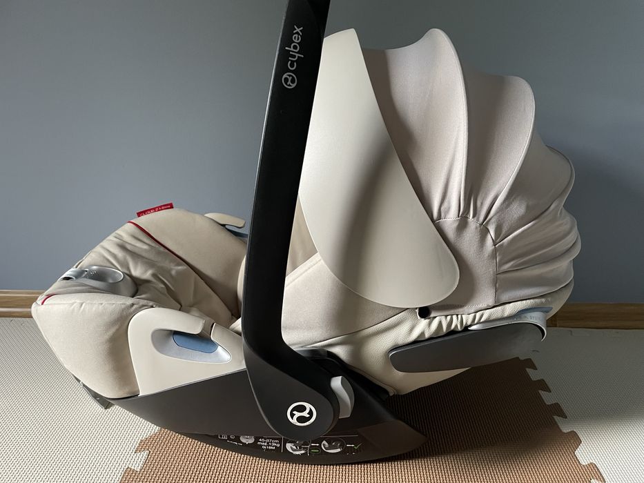 Cybex Cloud Z I-Size Fotelik Samochodowy 0-13kg, Silver Grey Ferrari