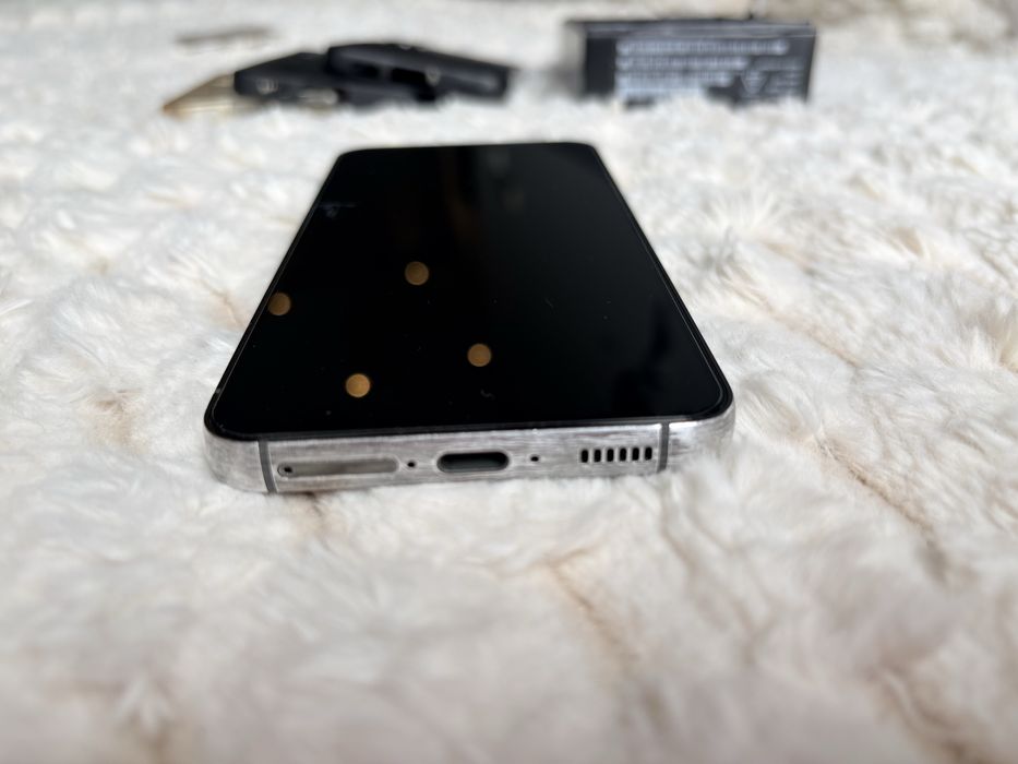 Samsung S 23  128/8 gb