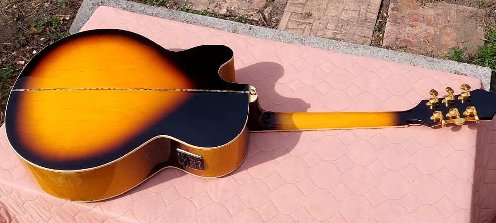 Gitara elekteoakustyczna Epiphone J200