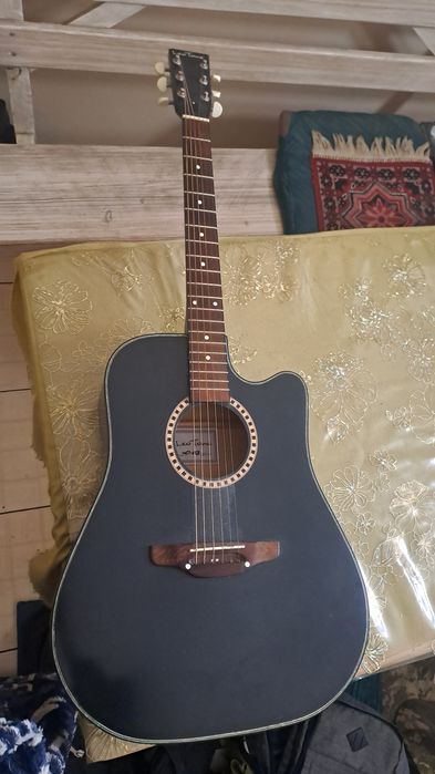 Гитара акустическая