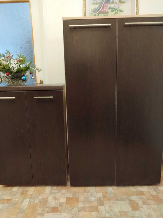 Шафи для офісу, квартири