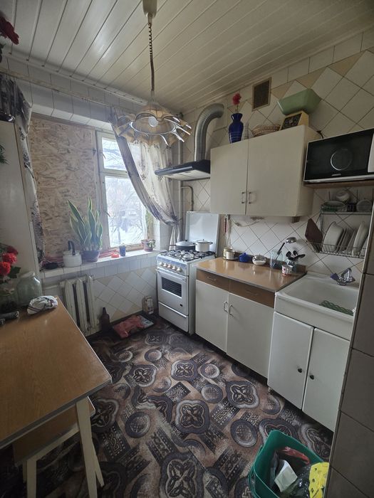 Продам 3х комнатную Салтовка  8х/з